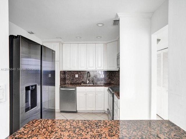 300 Bayview Dr 906, Sunny Isles Beach, FL 33160