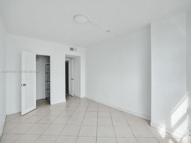 300 Bayview Dr 906, Sunny Isles Beach, FL 33160