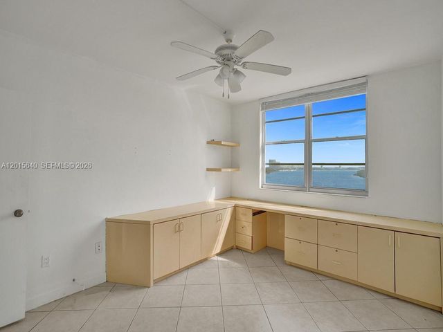 300 Bayview Dr 906, Sunny Isles Beach, FL 33160