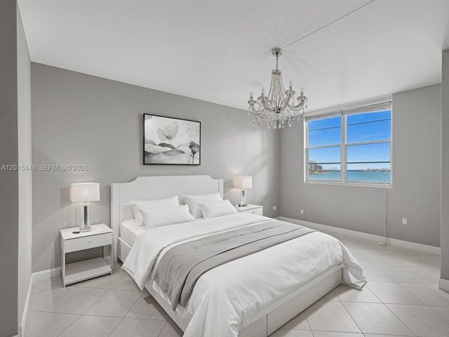300 Bayview Dr 906, Sunny Isles Beach, FL 33160