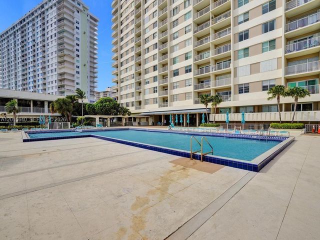 300 Bayview Dr 906, Sunny Isles Beach, FL 33160