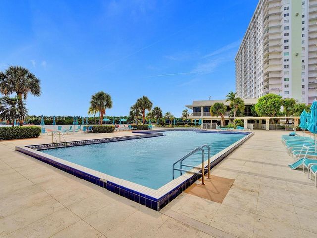300 Bayview Dr 906, Sunny Isles Beach, FL 33160