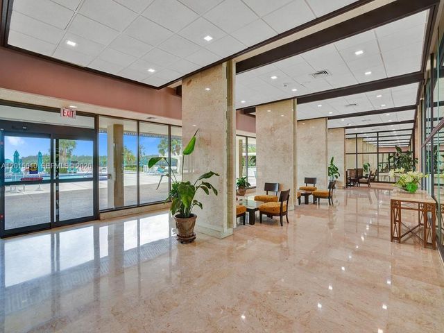300 Bayview Dr 906, Sunny Isles Beach, FL 33160