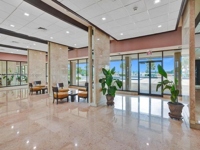 300 Bayview Dr 906, Sunny Isles Beach, FL 33160