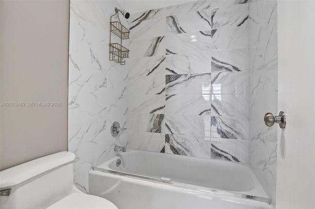 300 Bayview Dr 906, Sunny Isles Beach, FL 33160