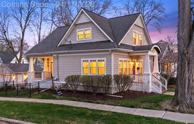 903 Hilldale Drive, Royal Oak, MI 48067