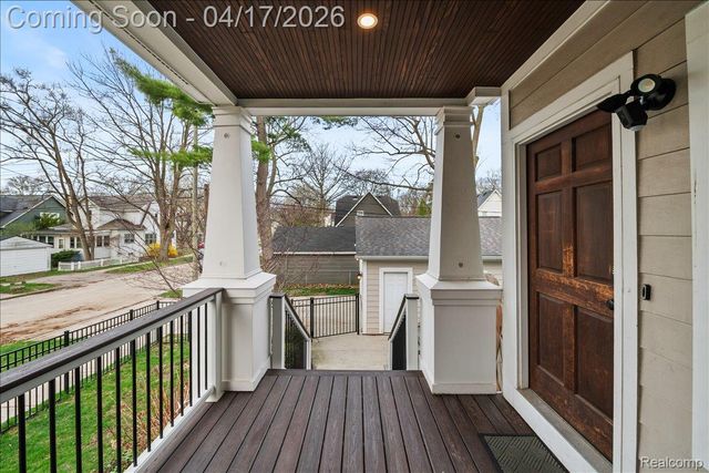 903 Hilldale Drive, Royal Oak, MI 48067