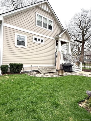 903 Hilldale Drive, Royal Oak, MI 48067