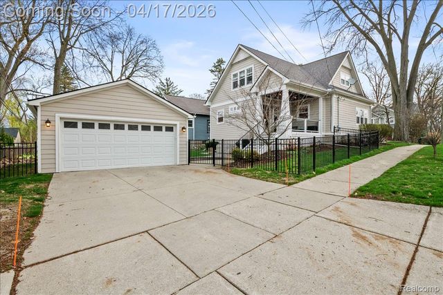 903 Hilldale Drive, Royal Oak, MI 48067