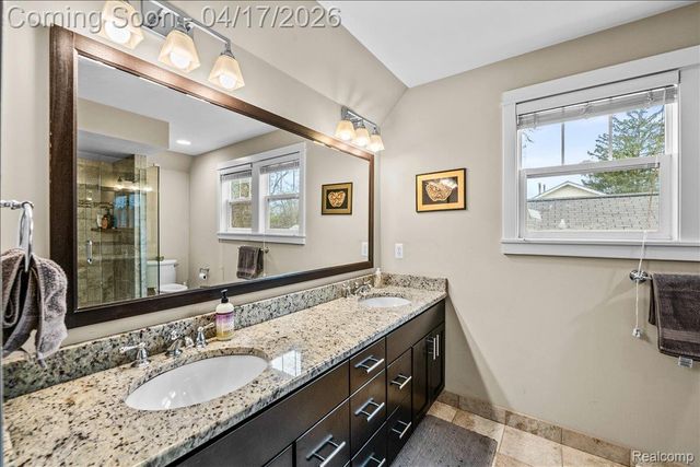 903 Hilldale Drive, Royal Oak, MI 48067