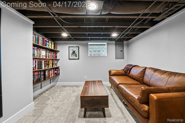 903 Hilldale Drive, Royal Oak, MI 48067