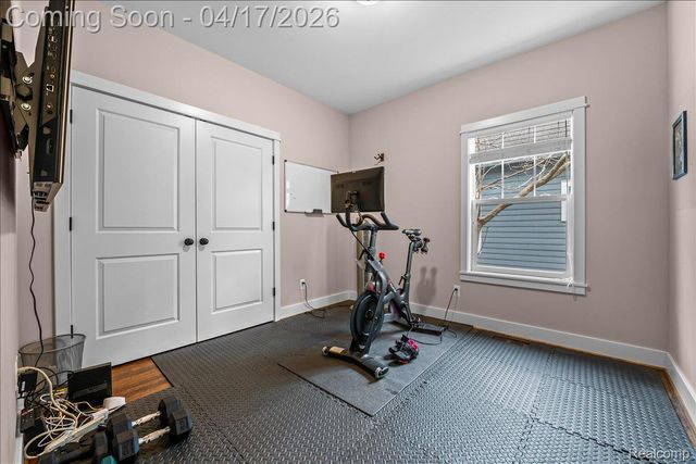 903 Hilldale Drive, Royal Oak, MI 48067