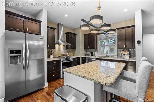 903 Hilldale Drive, Royal Oak, MI 48067