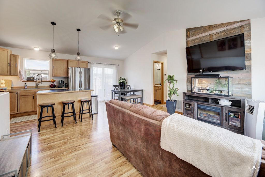 Image 3 of property listing at 1162 Antares Road, Helena, MT 59602
