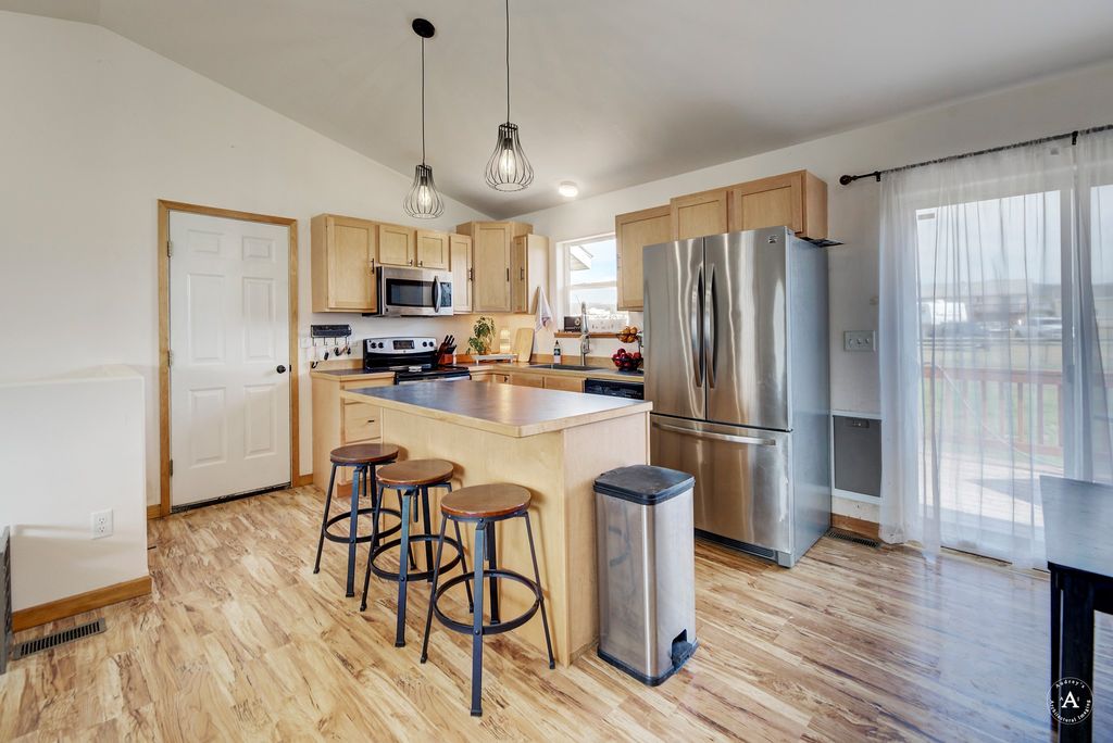 Image 5 of property listing at 1162 Antares Road, Helena, MT 59602
