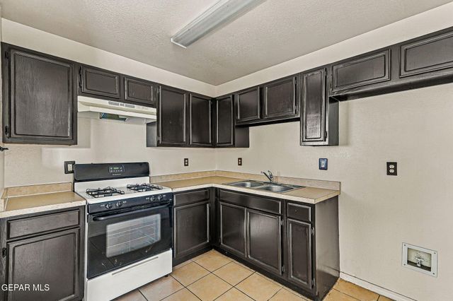 3436 Tierra Zafiro Drive, El Paso, TX 79938