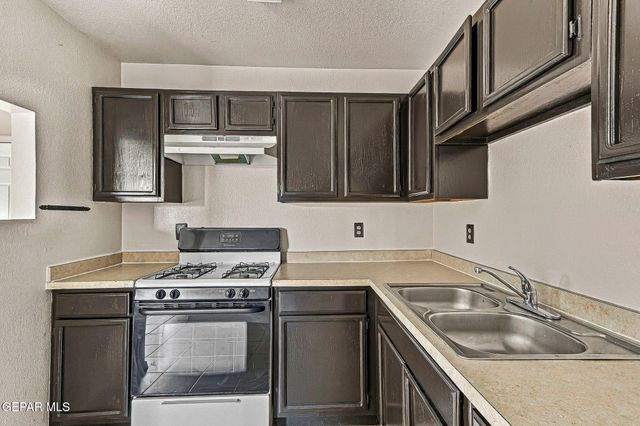 3436 Tierra Zafiro Drive, El Paso, TX 79938