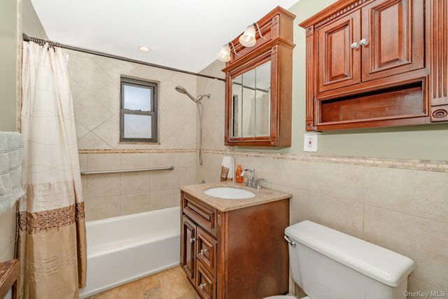 86-40 155th 1R, Howard Beach, NY 11414