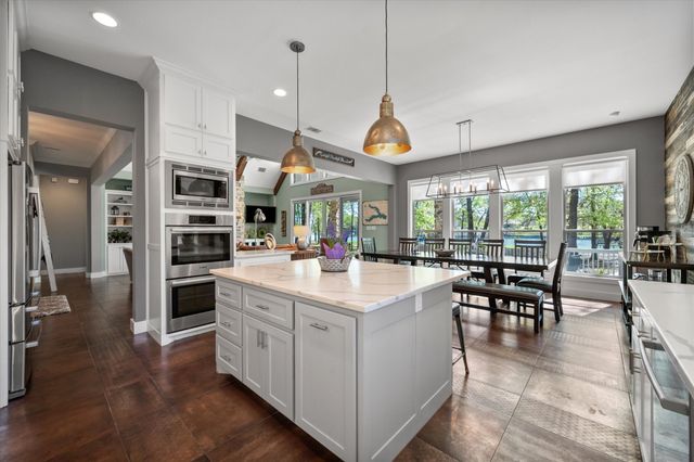 892 Waters Edge Drive, Corsicana, TX 75109