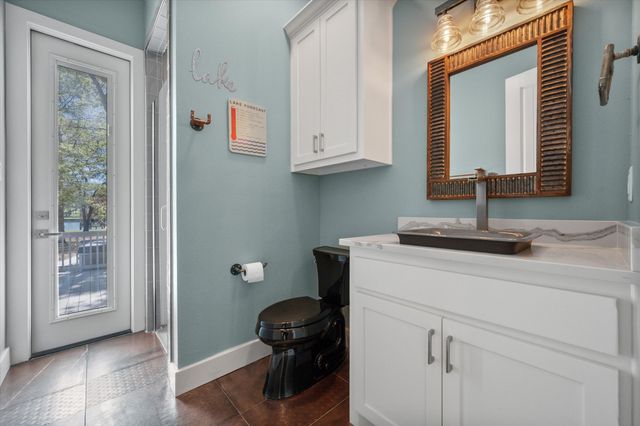 892 Waters Edge Drive, Corsicana, TX 75109