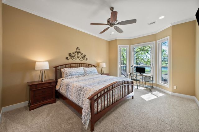 892 Waters Edge Drive, Corsicana, TX 75109