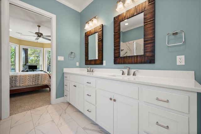 892 Waters Edge Drive, Corsicana, TX 75109