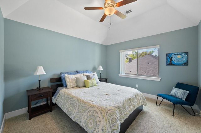 892 Waters Edge Drive, Corsicana, TX 75109