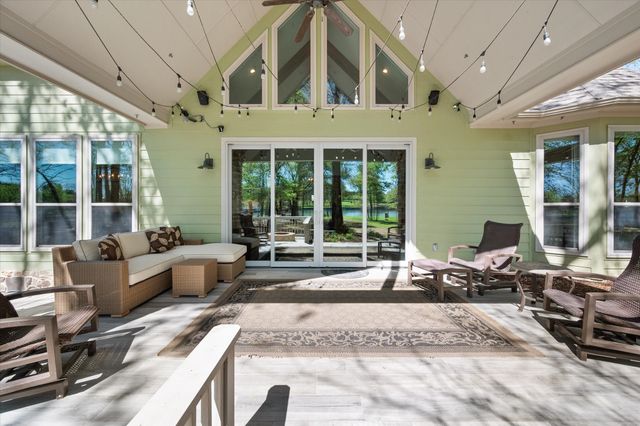 892 Waters Edge Drive, Corsicana, TX 75109