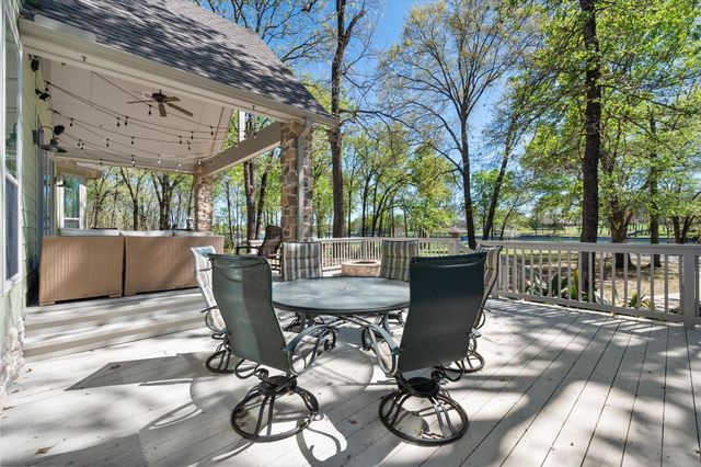 892 Waters Edge Drive, Corsicana, TX 75109