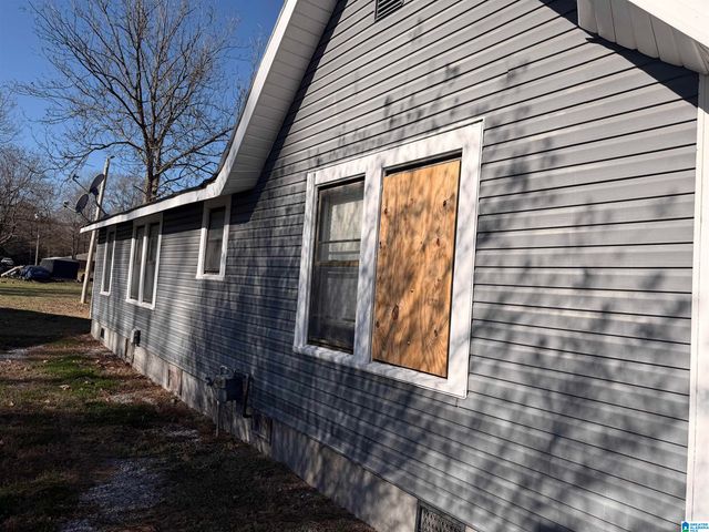 207 S DAVIS AVENUE, Sylacauga, AL 35150