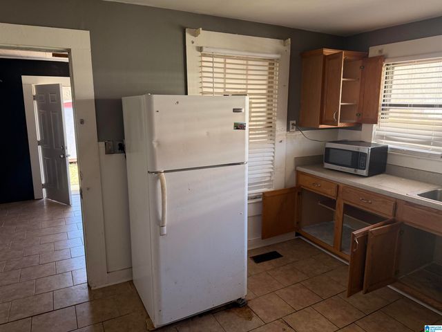 207 S DAVIS AVENUE, Sylacauga, AL 35150