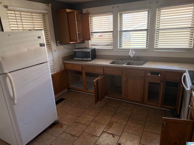 207 S DAVIS AVENUE, Sylacauga, AL 35150