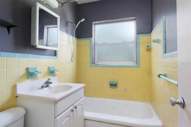 441 57TH STREET N, St Petersburg, FL 33710