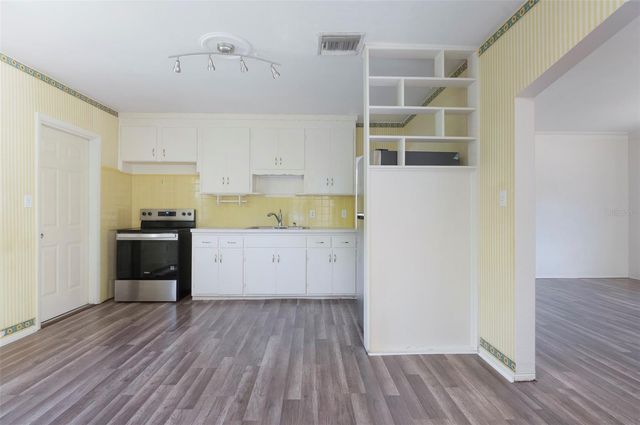 441 57TH STREET N, St Petersburg, FL 33710