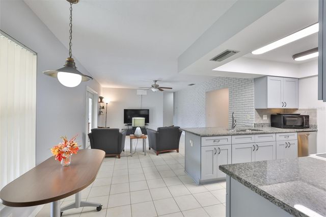 3718 SAND PEBBLE DRIVE, Valrico, FL 33596