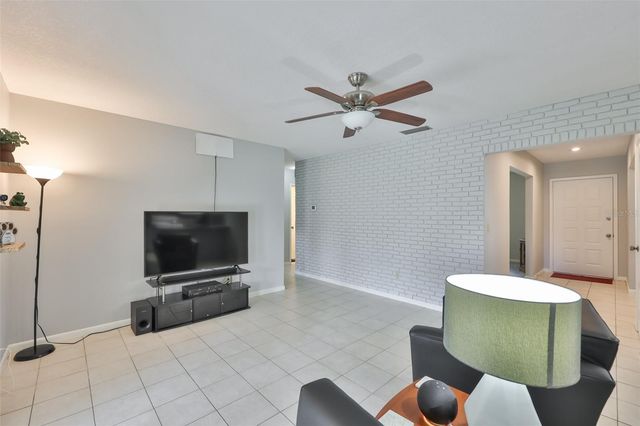 3718 SAND PEBBLE DRIVE, Valrico, FL 33596