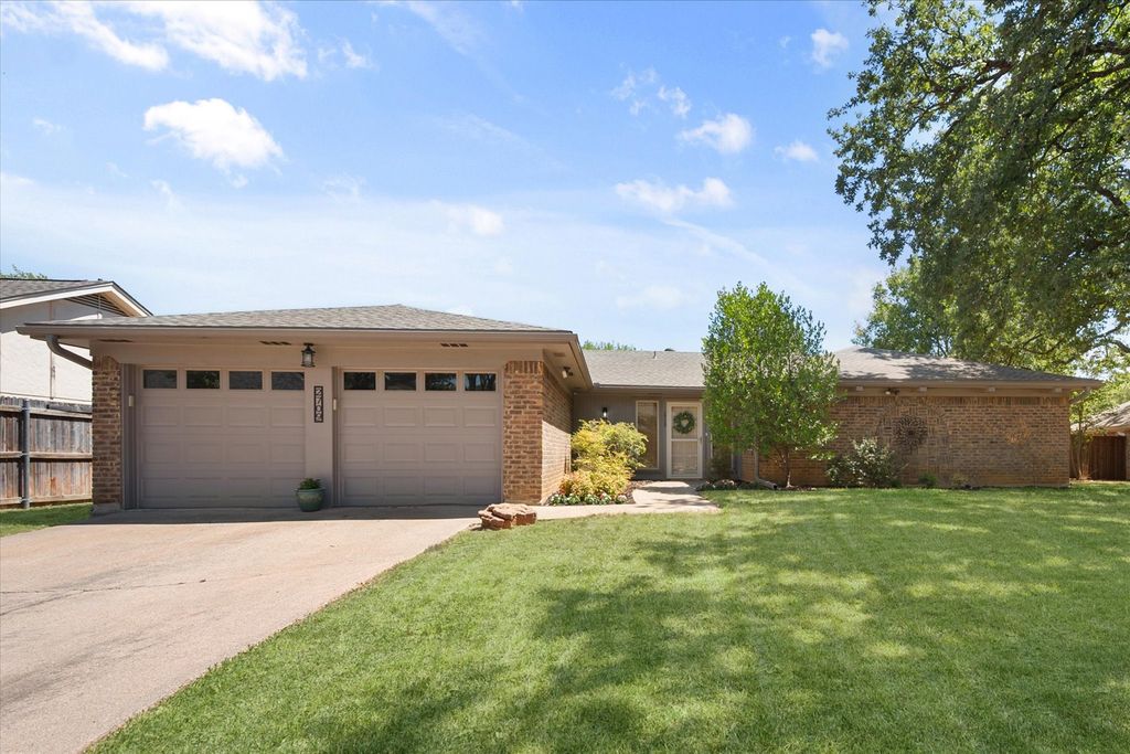 2709 Burnwood Court, Arlington, TX 76016 — photo 2