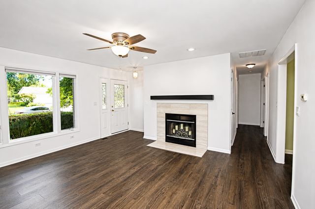 510 Burr Oak Drive, Lake Zurich, IL 60047