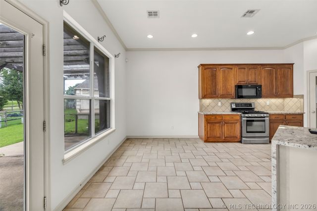 3701 N Narcissus Avenue, Broken Arrow, OK 74012