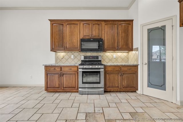 3701 N Narcissus Avenue, Broken Arrow, OK 74012