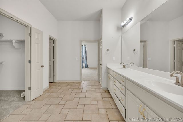 3701 N Narcissus Avenue, Broken Arrow, OK 74012