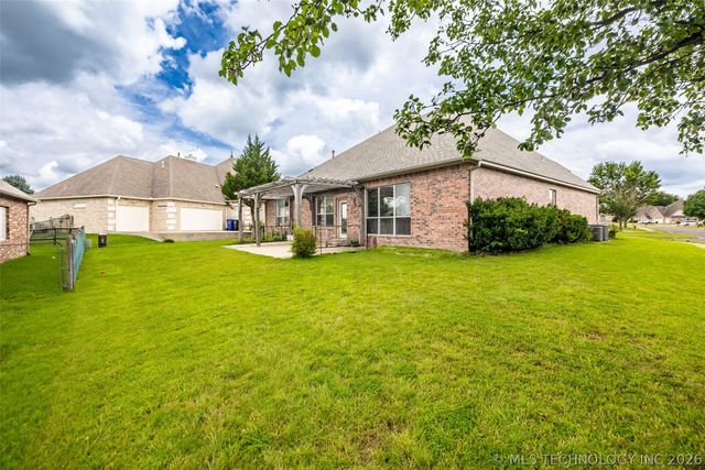 3701 N Narcissus Avenue, Broken Arrow, OK 74012
