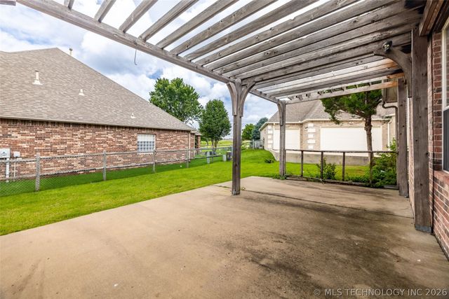 3701 N Narcissus Avenue, Broken Arrow, OK 74012