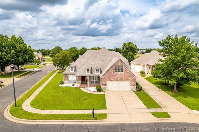 3701 N Narcissus Avenue, Broken Arrow, OK 74012