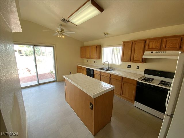 630 BROWNLEE Drive, Henderson, NV 89015