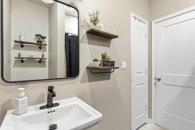 12306 Penn Street, Crosby, TX 77532