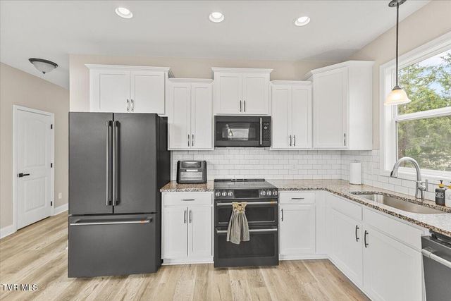 250 Burnetts Chapel Lane, Greeneville, TN 37743