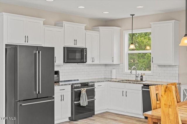 250 Burnetts Chapel Lane, Greeneville, TN 37743