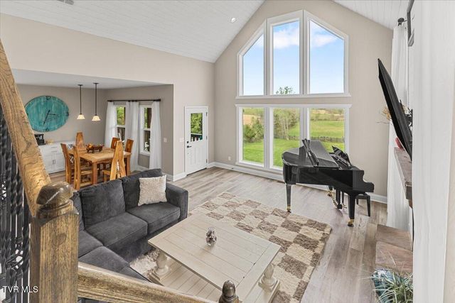 250 Burnetts Chapel Lane, Greeneville, TN 37743