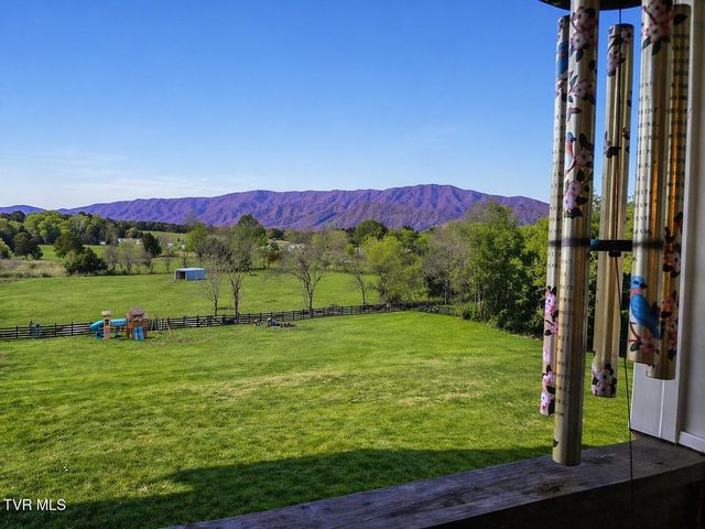 250 Burnetts Chapel Lane, Greeneville, TN 37743